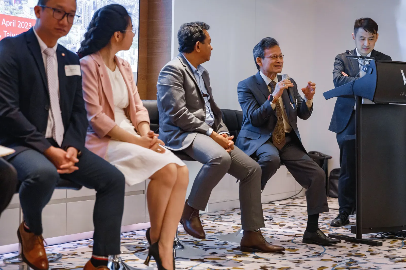 Ecovis experts discussion